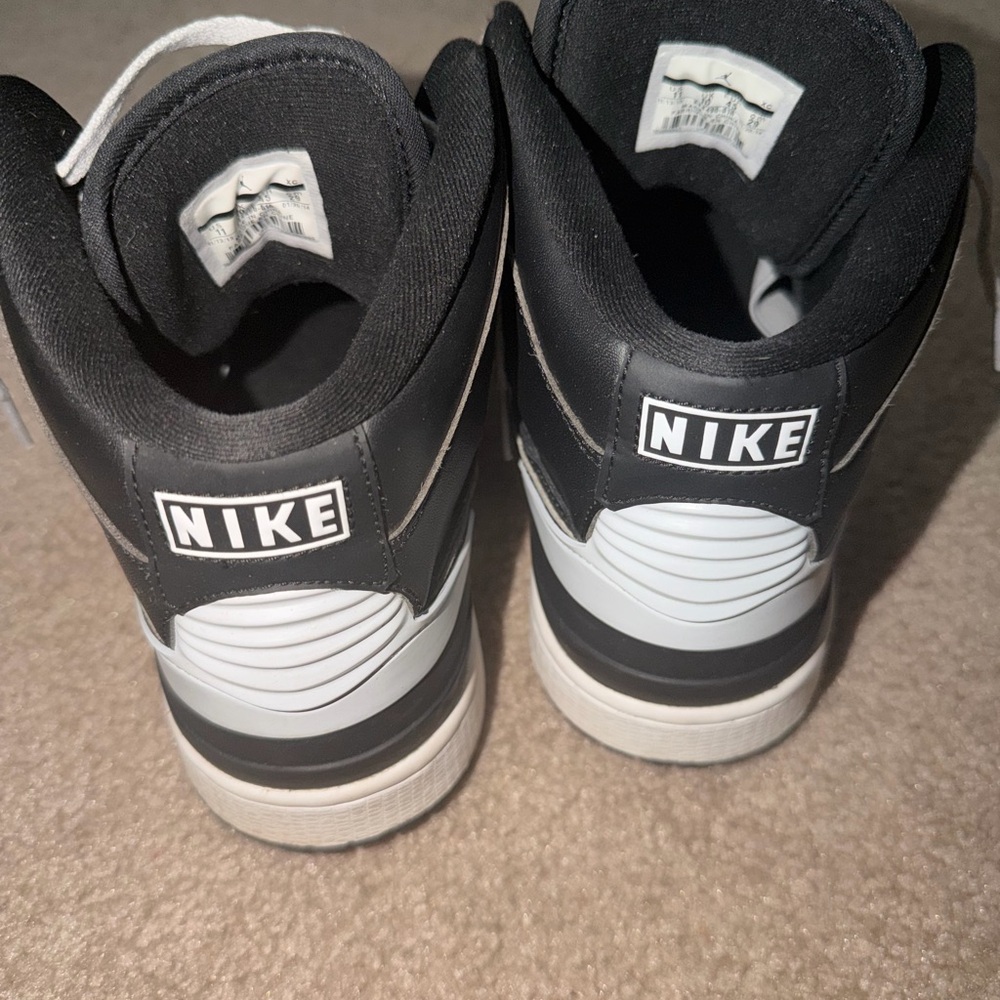 Jordan 1 - Picture 4 of 8